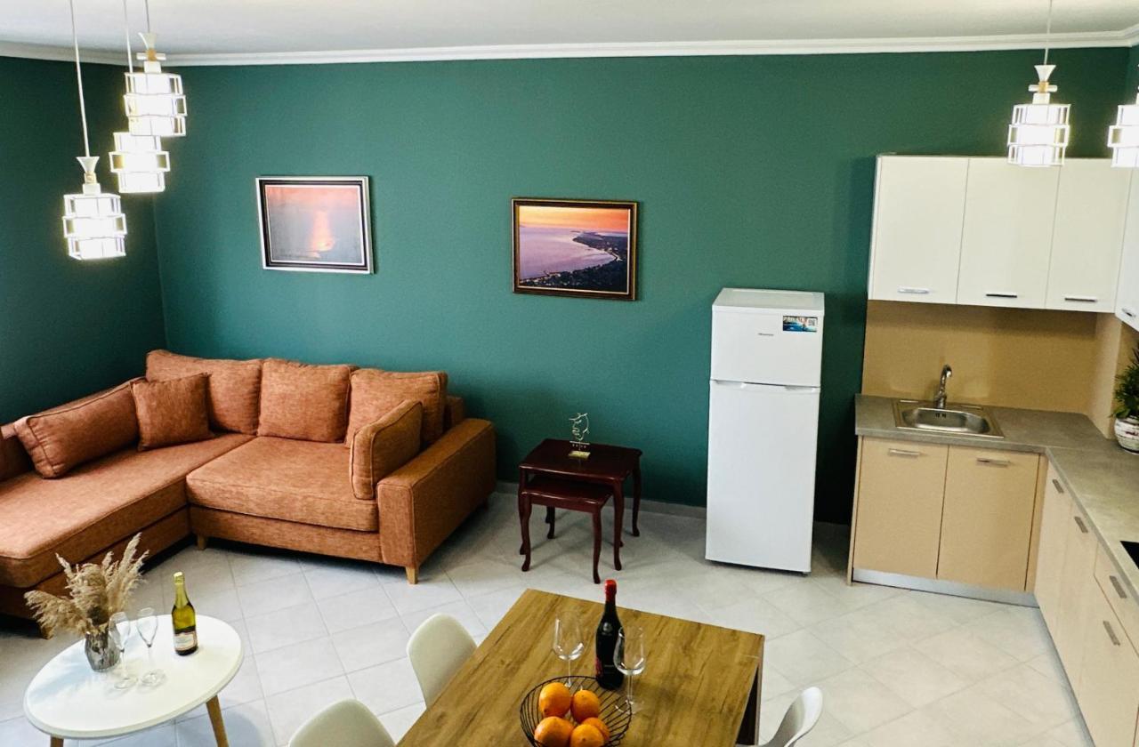 Family Suite Residence Вльора Екстер'єр фото
