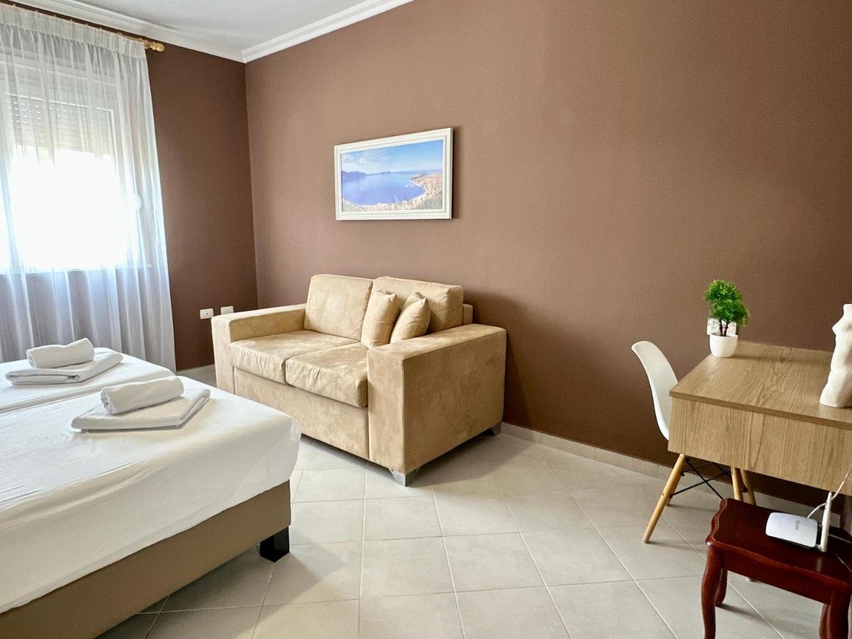 Family Suite Residence Вльора Екстер'єр фото