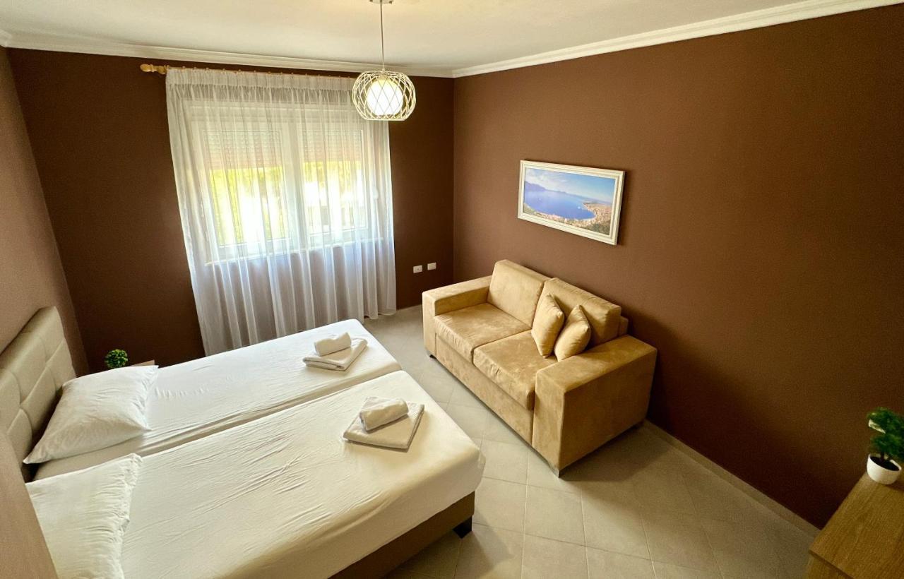 Family Suite Residence Вльора Екстер'єр фото