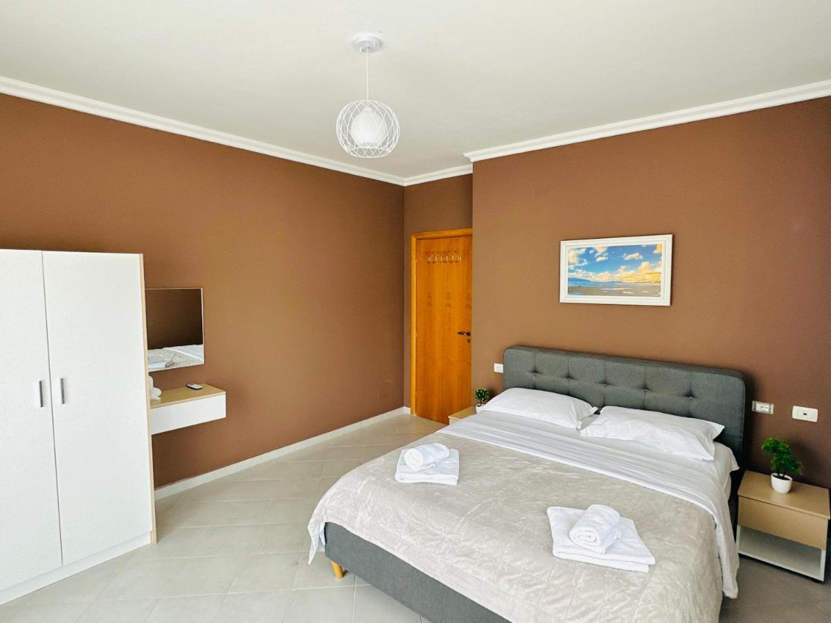 Family Suite Residence Вльора Екстер'єр фото