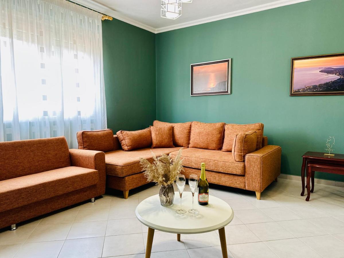 Family Suite Residence Вльора Екстер'єр фото