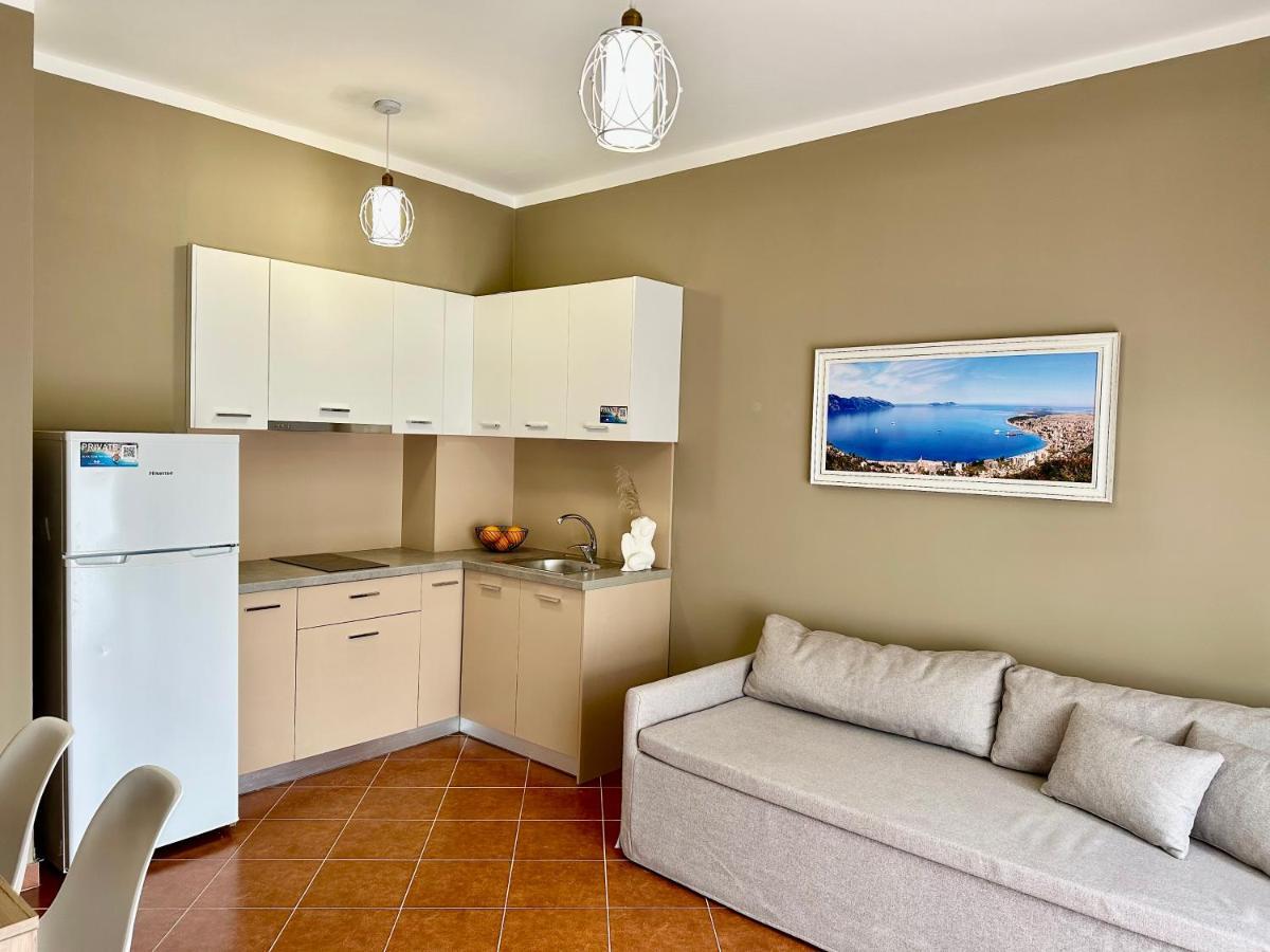 Family Suite Residence Вльора Екстер'єр фото