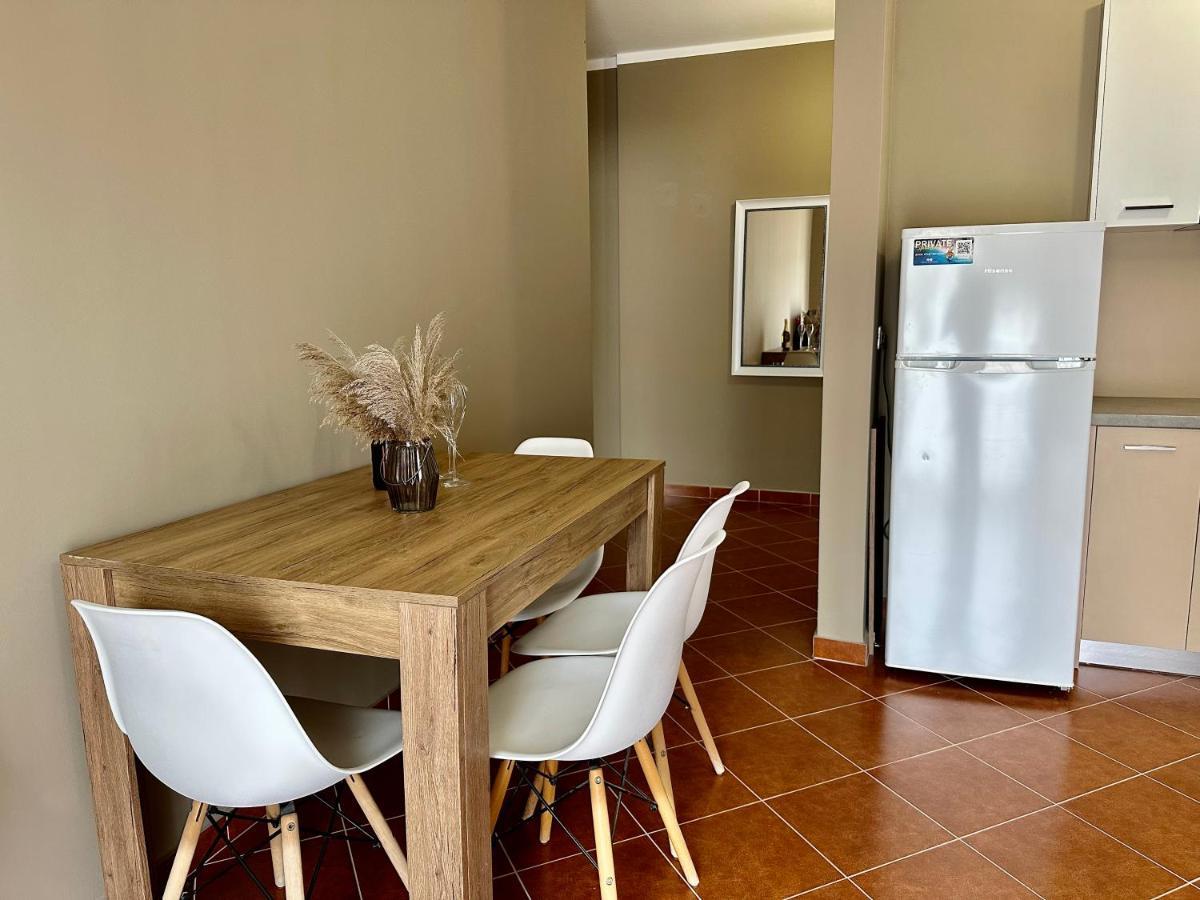 Family Suite Residence Вльора Екстер'єр фото