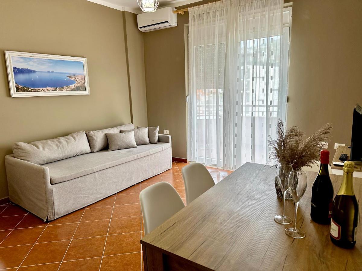 Family Suite Residence Вльора Екстер'єр фото