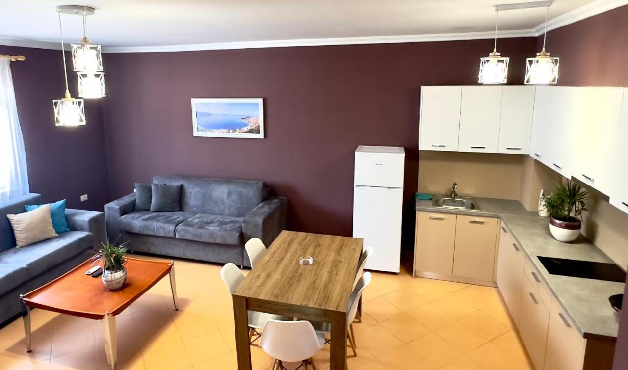 Family Suite Residence Вльора Екстер'єр фото